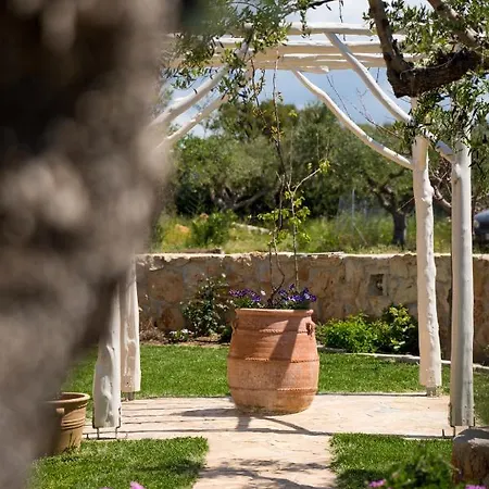 Vayianna's Garden House